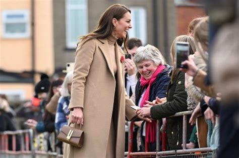 The Story Behind Kate Middleton and Queen .